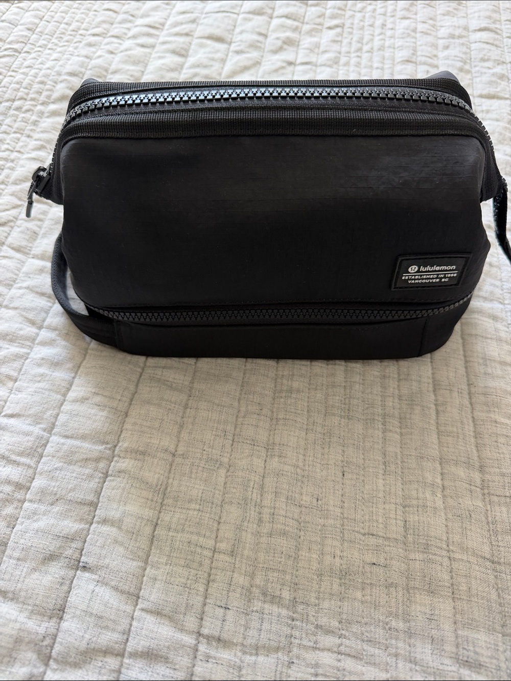lululemon athletica Black Toiletry Dopp Kit Dual Chamber